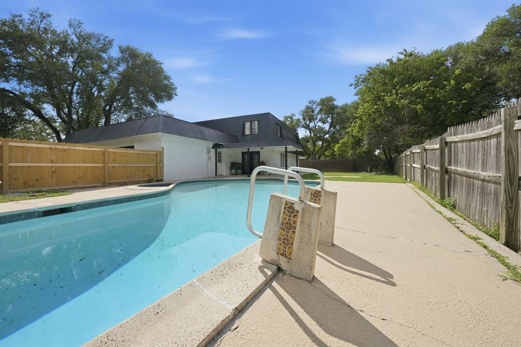 Lake Country Estates Add - Residential