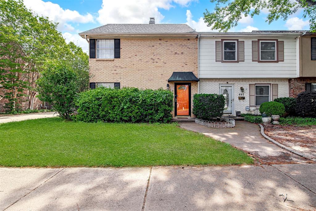 Great Townhome in Graham Square!  Open floorplan downstairs with living, dining, kitchen and half bath.  Upstairs has two bedrooms and one and a half bathrooms.  Close to shopping, dining and entertainment.  Walk to Junior High school.
