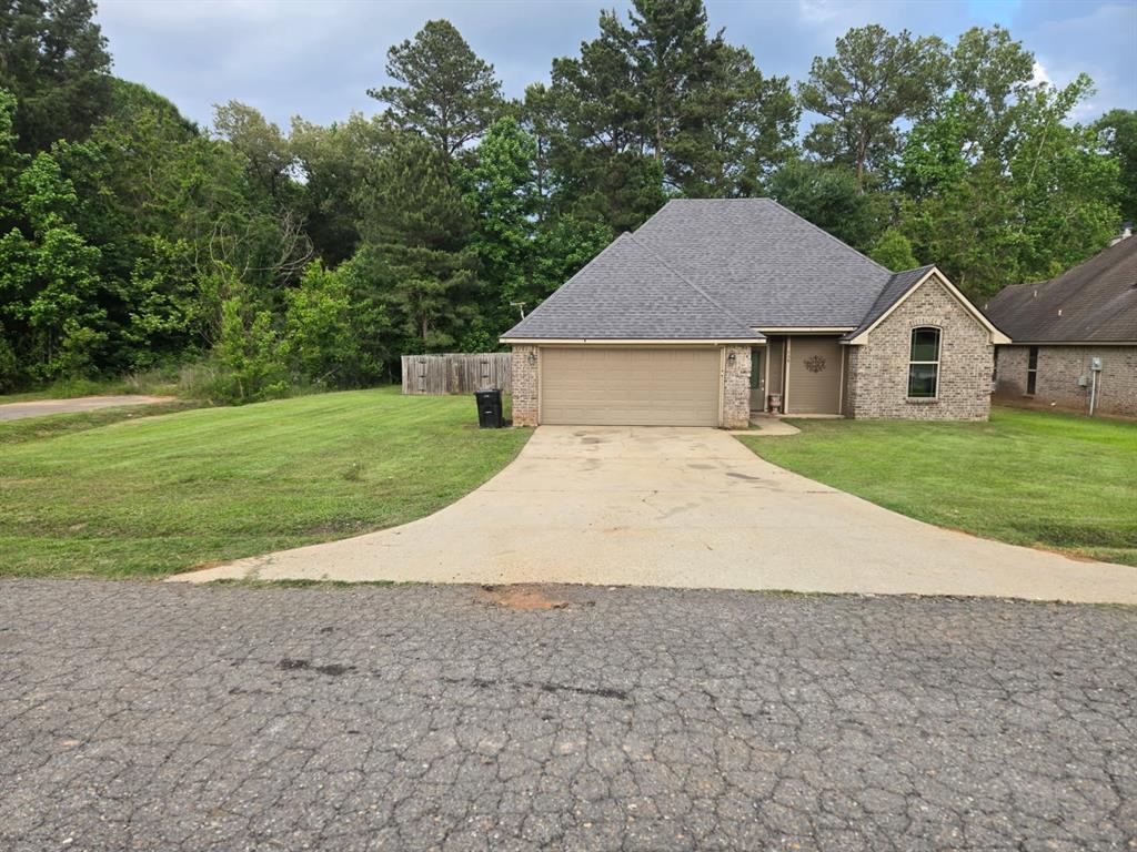 This charming 3-bedroom,2 bath home is full of potential! The exterior is well- kept, and inside you'll find a spacious layout just waiting for your personal touch. Bring your vision to life and make this house your dream home.