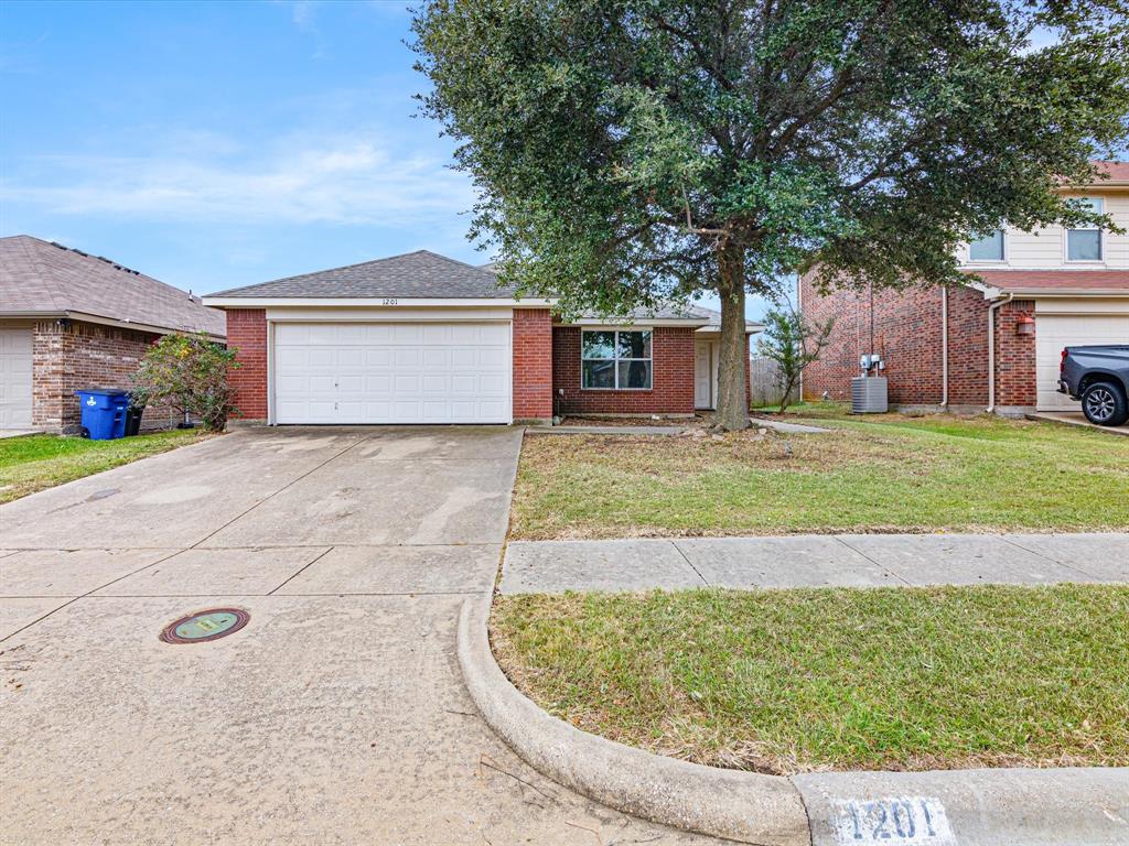 This charming, well-maintained brick home, built in 2004, offers 1,550 square feet of comfortable living space.
Featuring three bedrooms and two bathrooms, it's perfect for families just starting out or anyone seeking a cozy,
functional home. Conveniently located near Ennis High School and Houston Elementary, this property also provides
quick access to the highway, making it ideal for commuters. With its blend of convenience, quality, and prime location,
this home is a fantastic find.