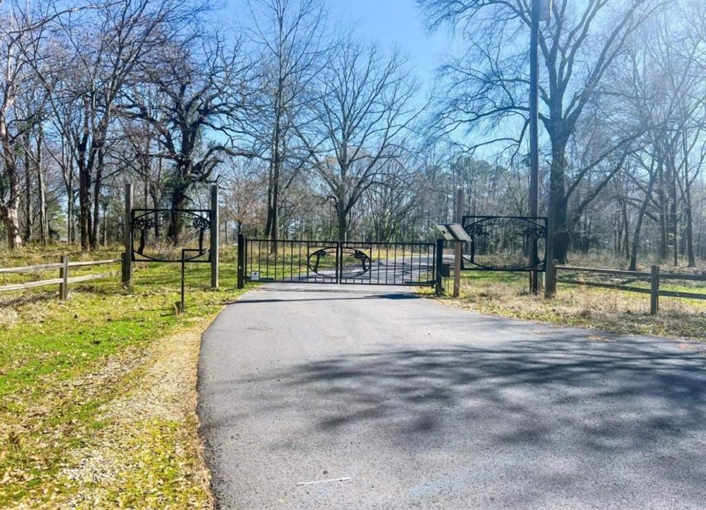 WATER FRONT TO LAKE BOB SANDLIN