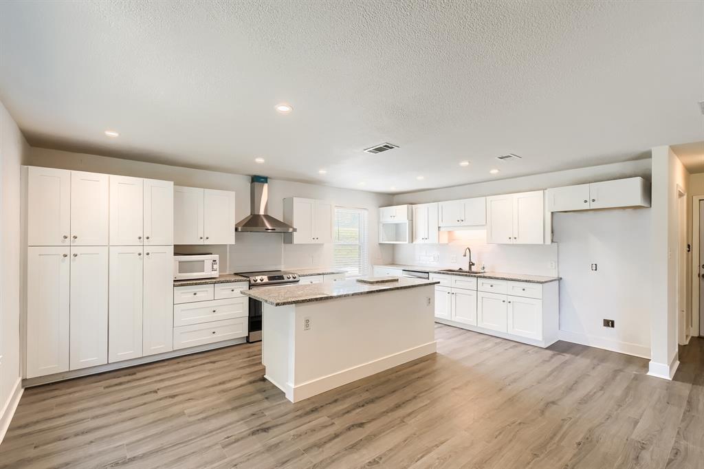 Lake Country Estates Add - Residential