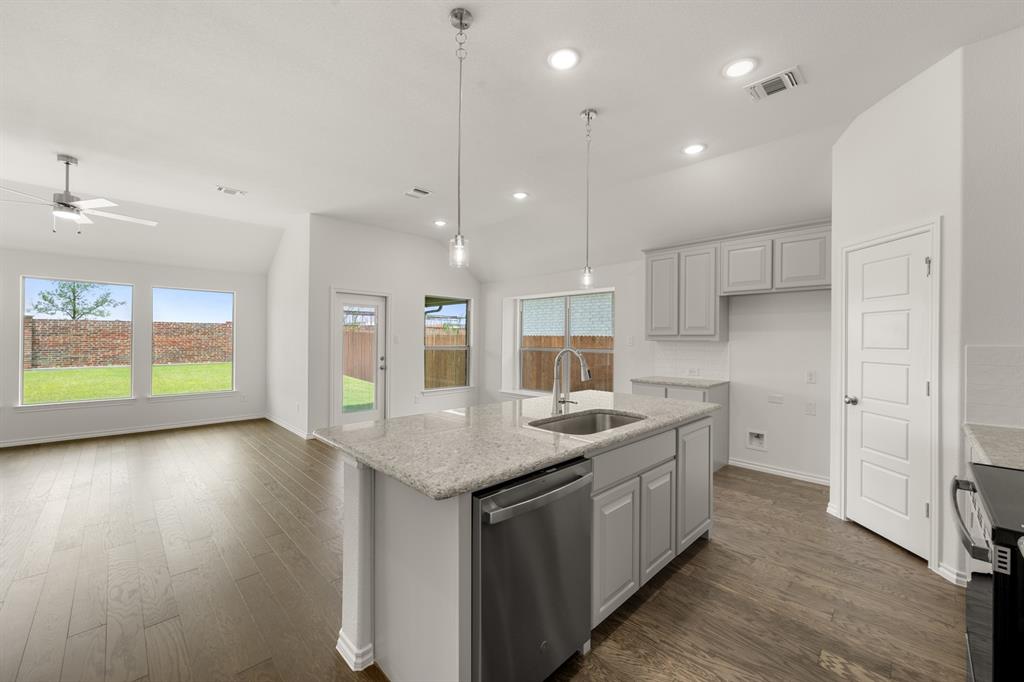 Summer Crest - Residential