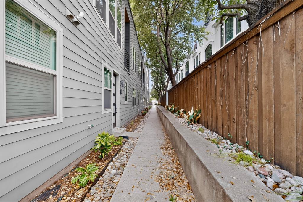 3170 Carmel Bldg 3170 - Residential