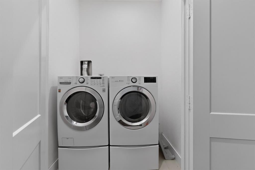3170 Carmel Bldg 3170 - Residential