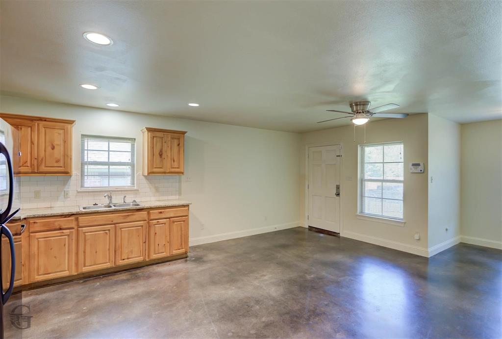 Tuxedo Park Sub - Residential Income