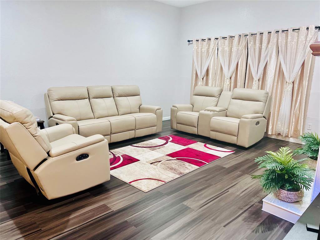 Flower Hill 05 - Residential
