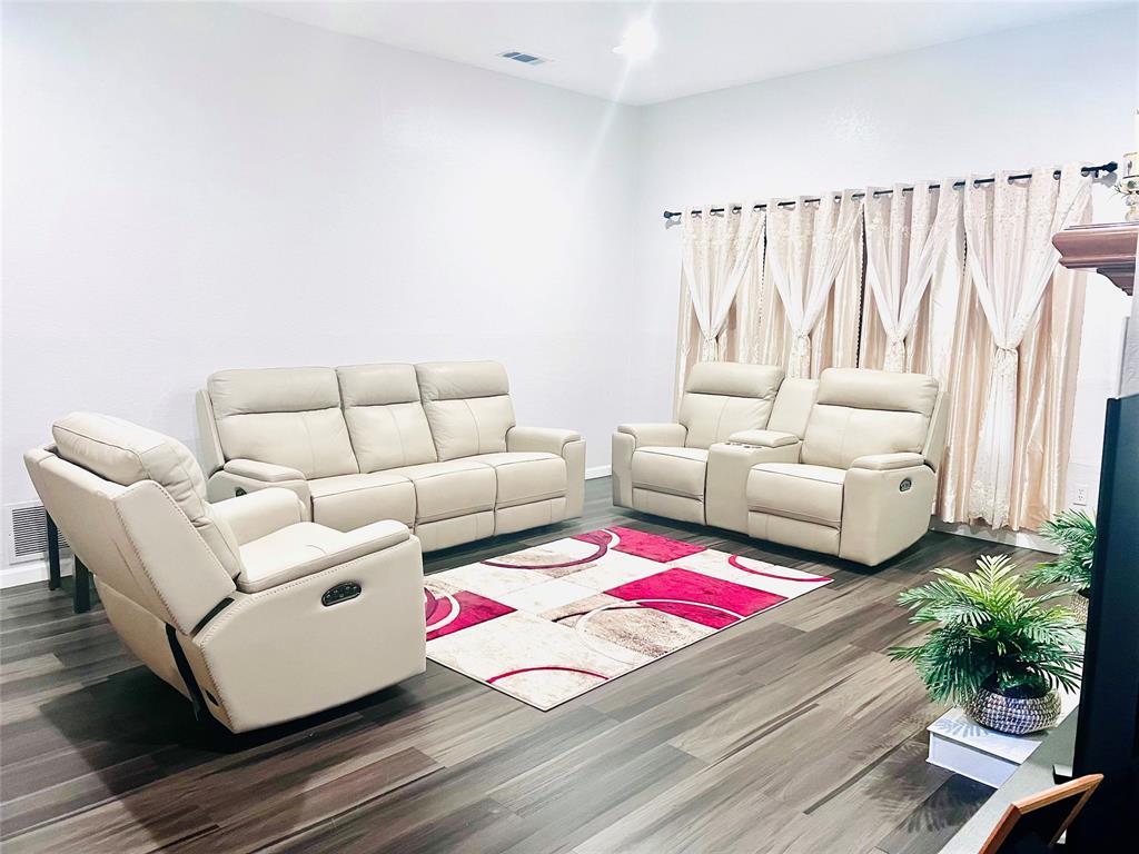 Flower Hill 05 - Residential