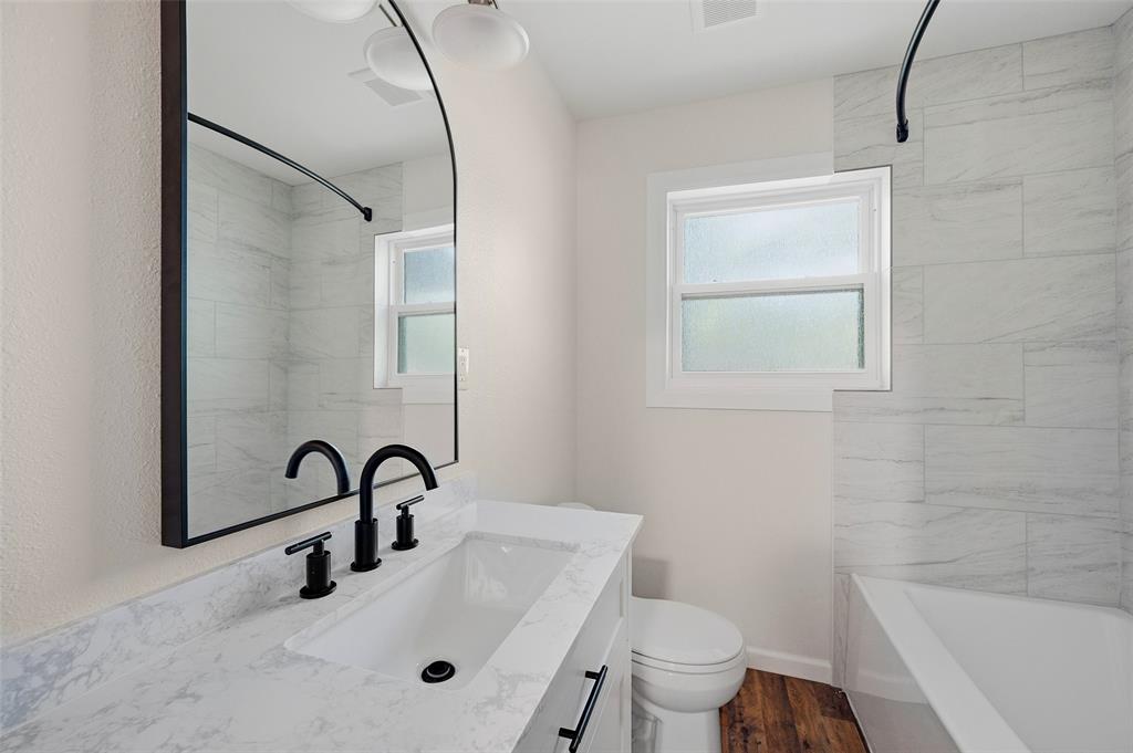 Looneys W C Add - Residential