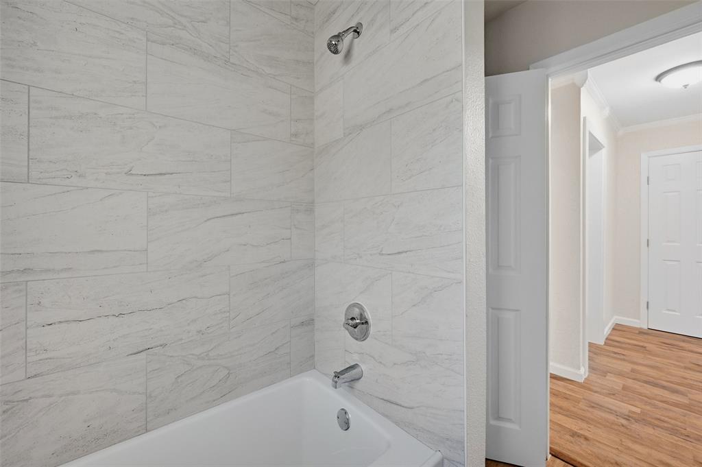 Looneys W C Add - Residential