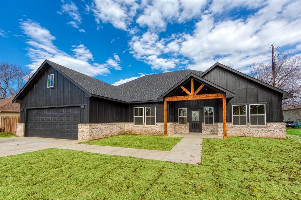 New Construction in Tioga! You will love this 3 bedroom 2 bath home in the heart of Tioga. Enjoy the open floor plan, spacious master bedroom, split bedrooms, mud room, office and large utility room. Moments from Buck Creek boat ramp and the highly rated Tioga schools.