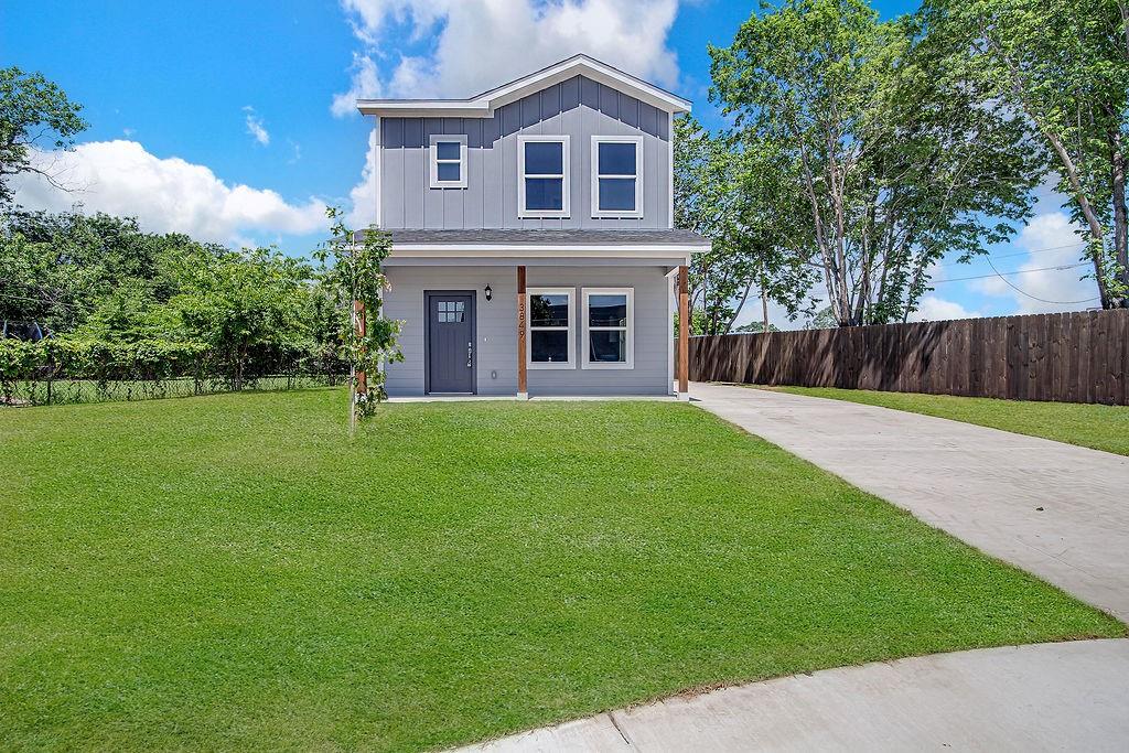 NEW CONSTRUCTION! PREFERRED LENDER TO OFFER CONCESSIONS! This charming Valley floor plan is ideally located on a cul-de-sac lot just north of Downtown Fort Worth, offering both modern design and a touch of neighborhood character. Inside, the open-concept layout features durable flooring, a spacious kitchen with sleek cabinetry, and plenty of natural light throughout the living areas. The kitchen comes equipped with stainless steel appliances, pantry and a kitchen island. Upstairs you will find the bedrooms, floored with plush carpet for a cozy feel and custom closet systems.
Perfectly situated near major highways, this home provides quick commutes while keeping you close to all the dining, entertainment, and cultural attractions that Fort Worth has to offer.

Don’t miss the opportunity to own a brand-new home on a private cul-de-sac lot _ schedule your showing today!