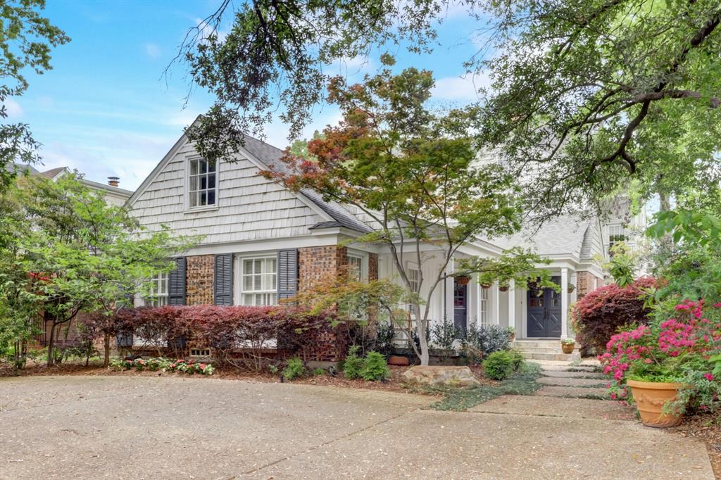 Cape Cod-inspired University Park traditional in the Fairway is such a special home! Four bedrooms and 4.1 bathrooms, with all bedrooms en-suite and primary down. Light pours in through a wall of windows in the comfortable family room. A significant addition to the home was made several years ago by AIA award-winning architect Robert Allen, and it maximizes the space for the secondary bedrooms, all of which have a study or working nook and huge closets. Outside you'll find charming and private patio spaces. This home offers a most desirable location, with Hanover being a less-traveled street, and of course walkability to acclaimed Hyer Elementary, Preston Center, and the UP Pool.