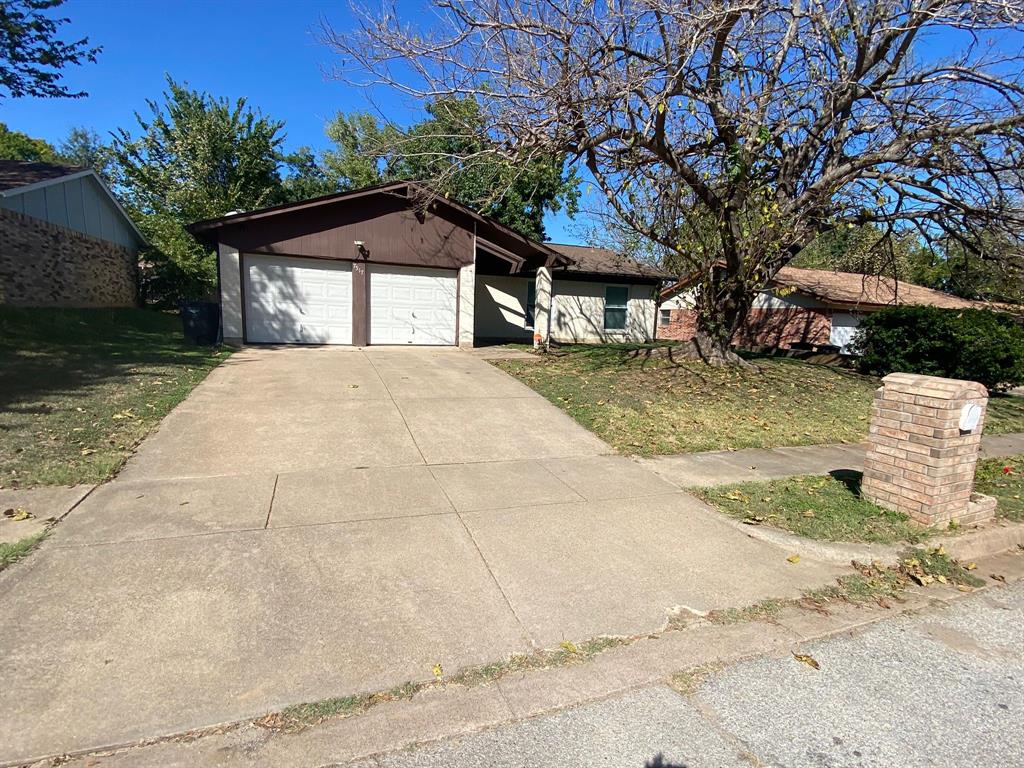 3 bed, 2 bath home in East Fort Worth with ~1,400 sq ft and a prime location just minutes from Six Flags Over Texas and AT&T Stadium. Features tile flooring throughout (no carpet), plus major updates including new windows, roof, and HVAC. Comes with a transferable foundation warranty and a fully fenced backyard. Move-in ready and easy to care for.