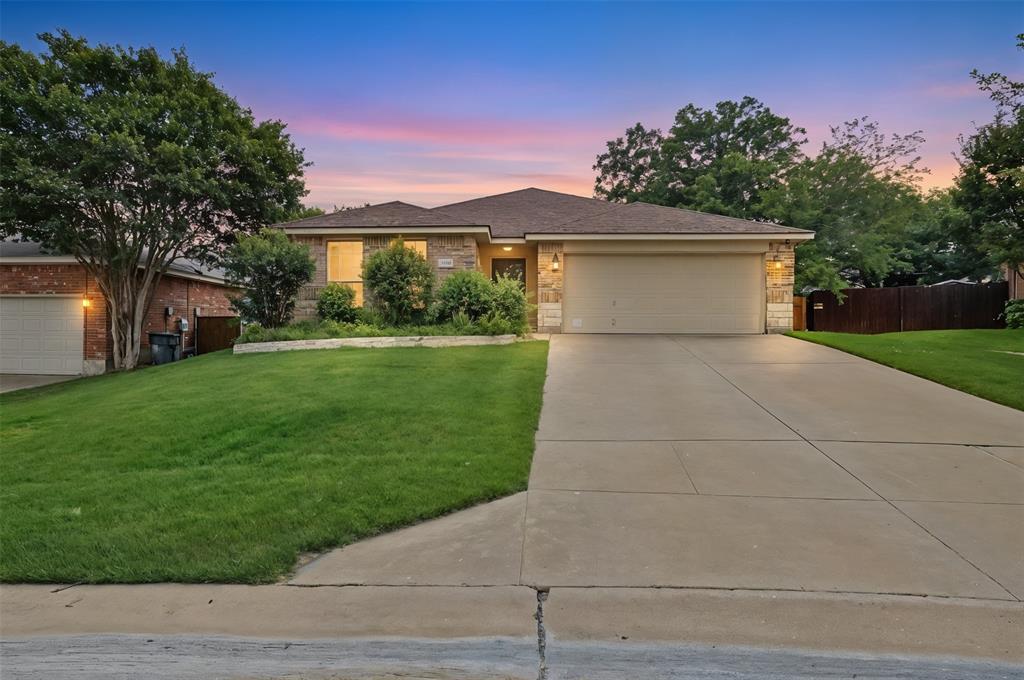 A wonderful opportunity in acclaimed Aledo ISD, this well-maintained 3-bedroom, 2-bath home blends everyday comfort with unbeatable convenience. Tucked into an established neighborhood, it offers a welcoming setting just minutes from The Shops at Willow Park, local dining favorites, fitness studios, and top-rated schools.

The desirable split-bedroom floor plan provides privacy and functionality, making it ideal for both families and guests. Enjoy the added benefit of a community pool, perfect for relaxing summer afternoons and connecting with neighbors.

With an approachable price point in one of the most sought-after areas west of Fort Worth, and only 15 minutes to the city, this home presents an exceptional opportunity to enjoy the lifestyle Aledo is known for.

Comfort, location, and value, all in one!