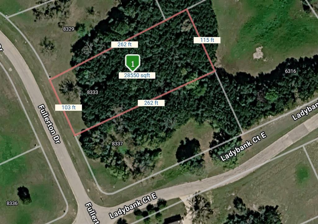 **** GREENBELT**** Fantastic lot for sale at The Retreat.  Exclusive luxury gated community offering an exceptional opportunity to own a piece of the 3000 acres of rolling Texas countryside with breathtaking views and luxury lifestyle.  Build your dream home on your timeline.  Enjoy world class amenities, including a championship 18-hole golf course, 24,000 square foot clubhouse with a full-service dining, two resort style swimming pools, tennis courts and pickle ball courts, modern fitness center, scenic walking trails, fishing ponds, a community playground and 24-hour security.  Excellent access to the Chisholm Trail Parkway and Johnson County’s lower property tax makes for an excellent combination.