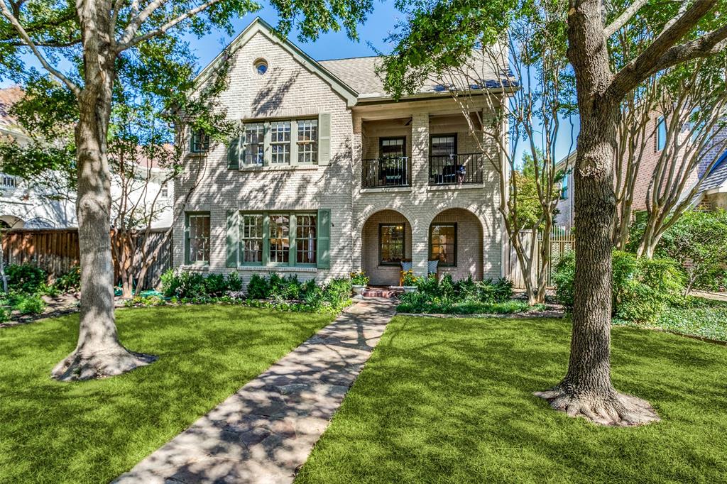 This wonderful 4 bedroom home in HPISD and Armstrong Elementary features multiple living spaces, hardwood floors and a functional floor plan. Beautiful formals lead to open kitchen & den area that overlook patio & large grassy backyard with plenty of room for a pool. Kitchen features stainless steel appliances, walk in pantry, and bright breakfast room. Upstairs primary includes bathroom with dual sinks and walk-in closet. Two additional bedrooms share a large hall bathroom. Additional upstairs room with balcony could serve as office or 4th bedroom. Detached 2 car garage includes oversized guest quarters with wood floors and bath. Centrally located and walking distance to schools, Goar Park, restaurants, and shopping, this charming home is a great value in University Park!