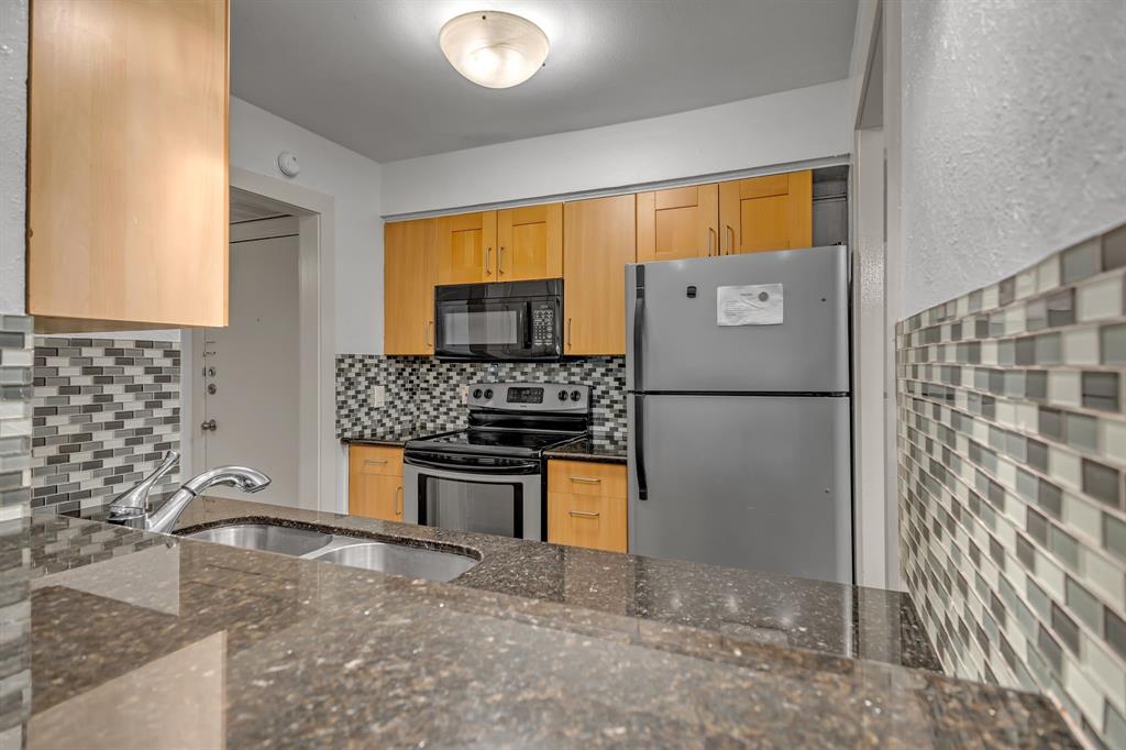 River Oaks Condo - Residential