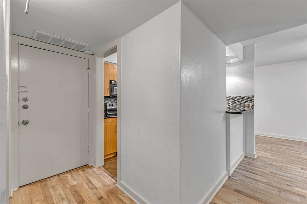 River Oaks Condo - Residential