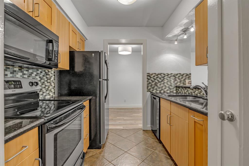 River Oaks Condo - Residential