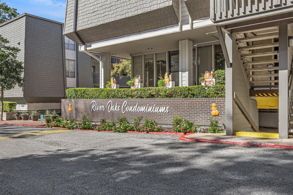 River Oaks Condo - Residential