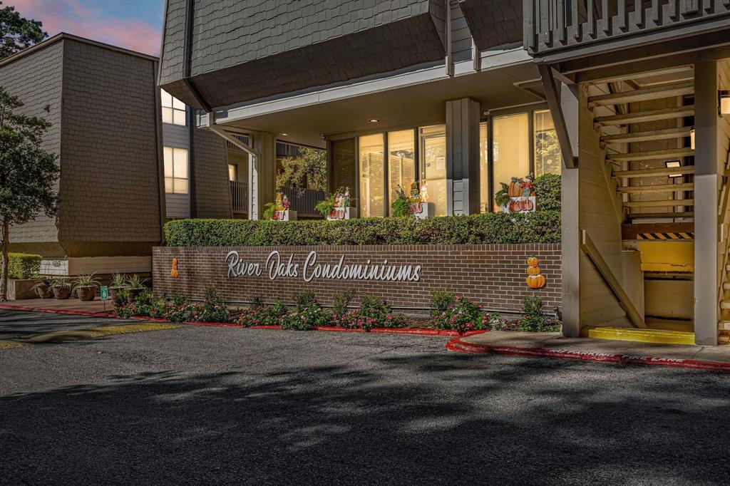 River Oaks Condo - Residential