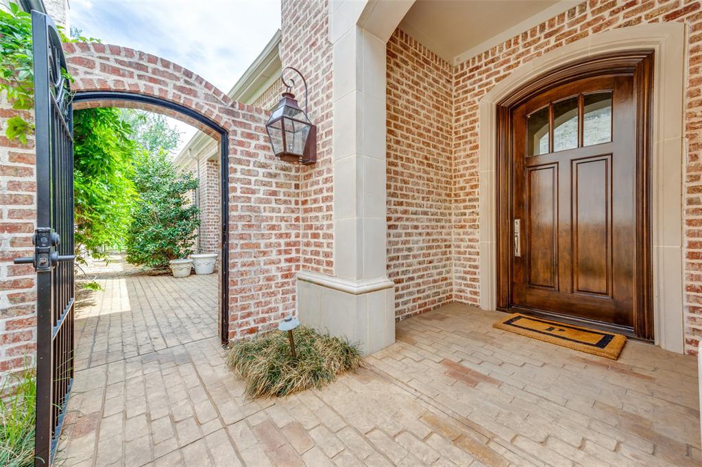 Lawn at Glen Abbey - Residential