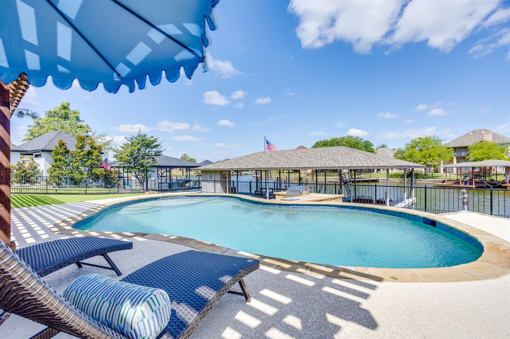 Waters Edge - Residential