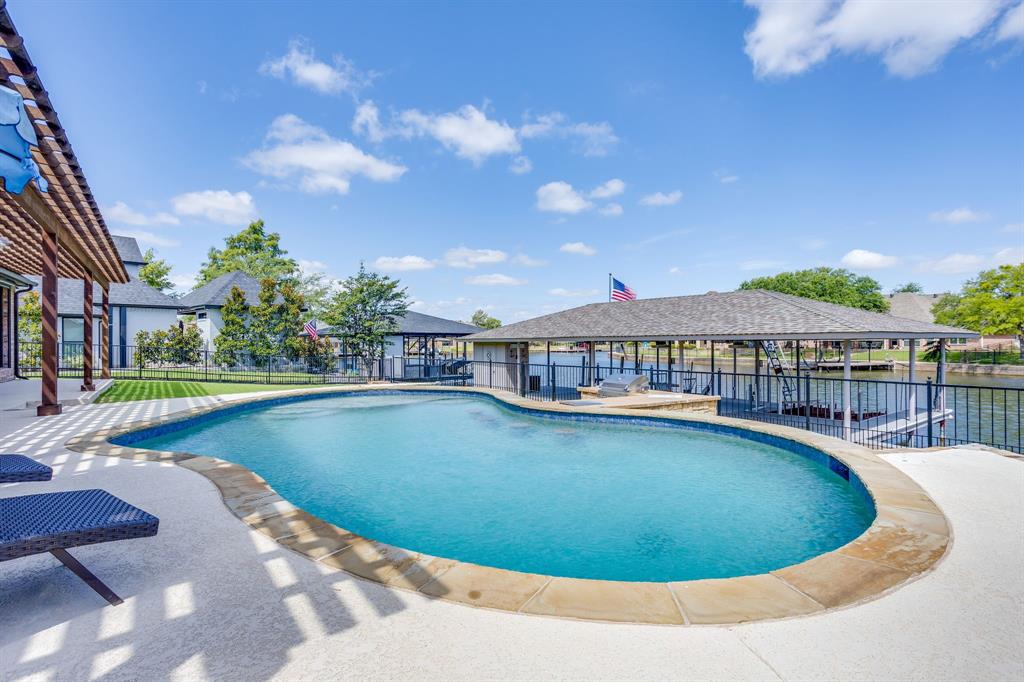 Waters Edge - Residential