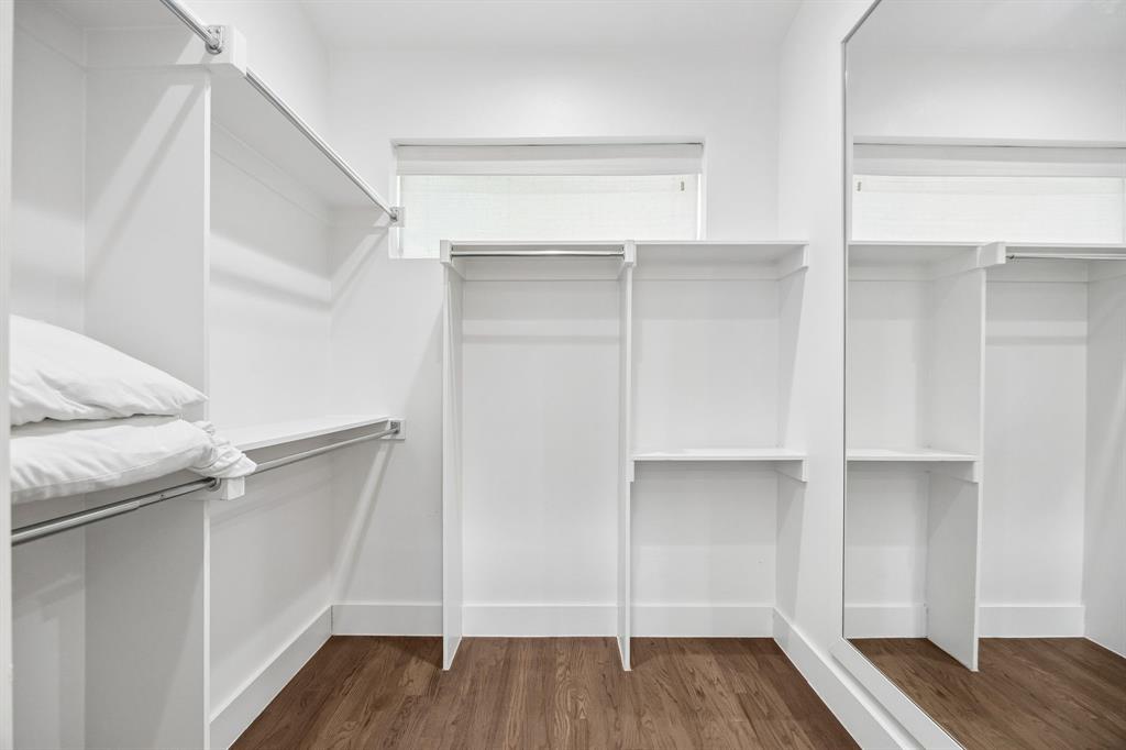 5811 Lindell Condo - Residential