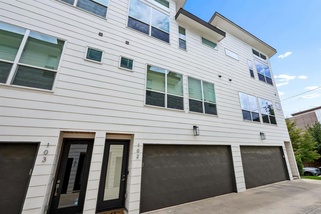 5811 Lindell Condo - Residential