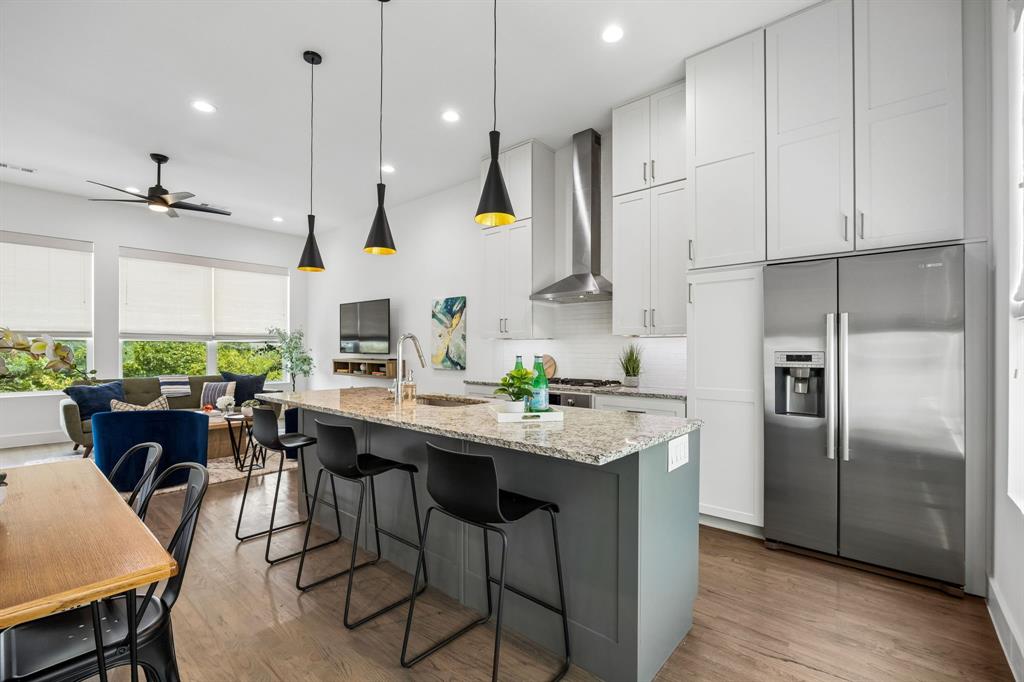 5811 Lindell Condo - Residential