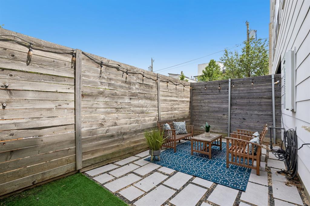 5811 Lindell Condo - Residential