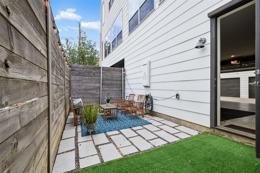 5811 Lindell Condo - Residential