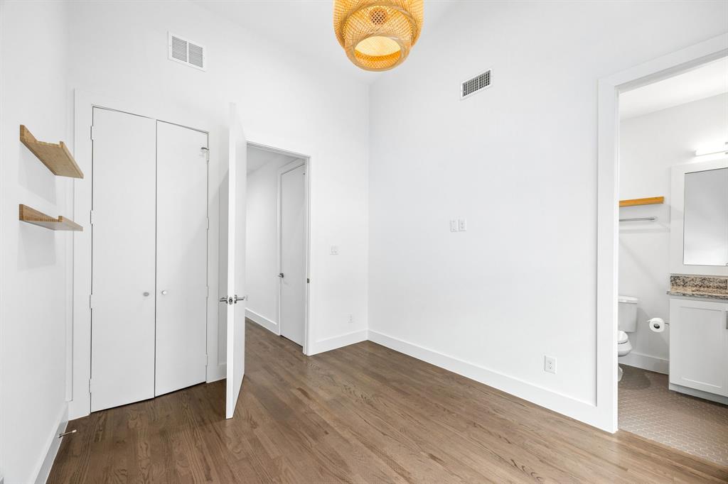 5811 Lindell Condo - Residential