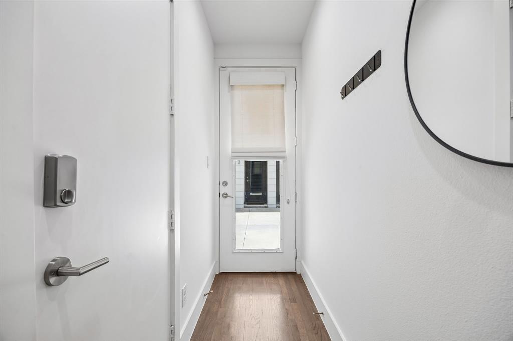 5811 Lindell Condo - Residential