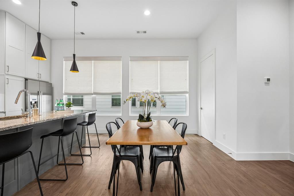 5811 Lindell Condo - Residential