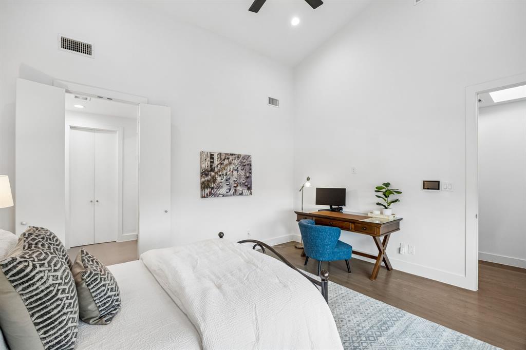 5811 Lindell Condo - Residential
