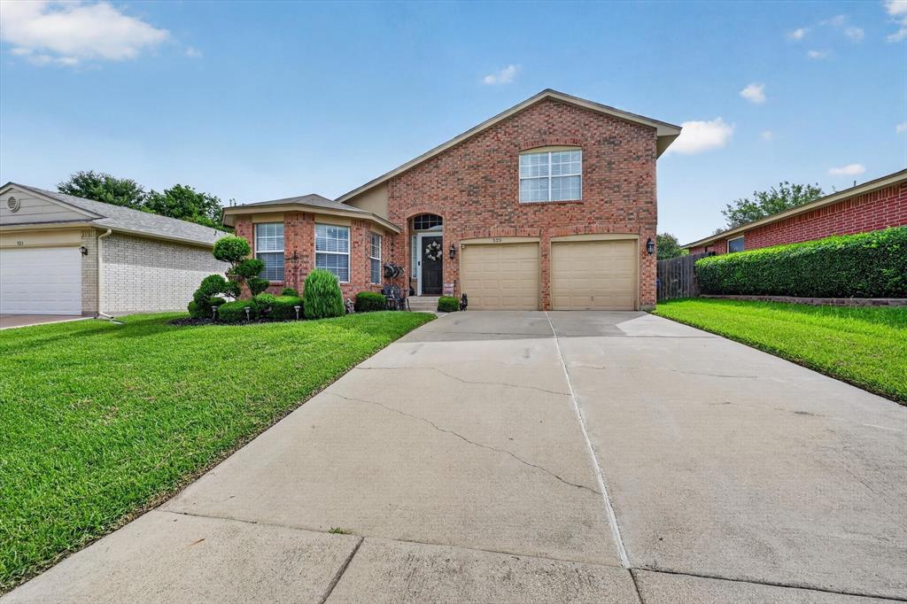 Fall in love with this bright, open home featuring vaulted ceilings, a cozy living area, and a modern kitchen perfect for cooking and entertaining. New HVAC. Enjoy a beautiful dining space, roomy bedrooms, and cozy baths. Relax in the private backyard or take in the charm of the shaded front yard. With an attached garage and extra parking, this move-in ready gem has it all!
HOUSE IS SELLING AS IS