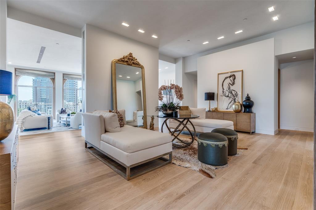 Mansion Residence - Residential