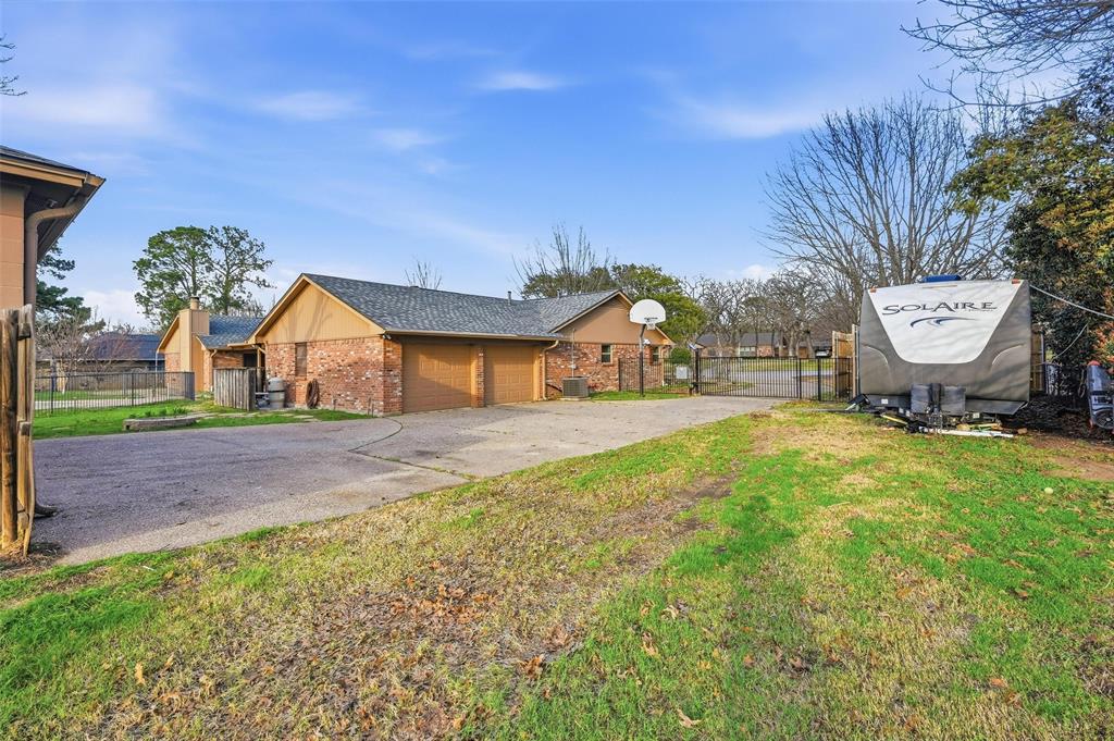Whispering Oaks Kenn - Residential