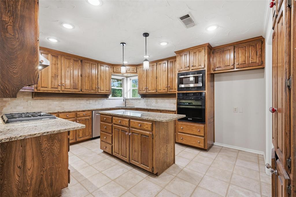 Whispering Oaks Kenn - Residential