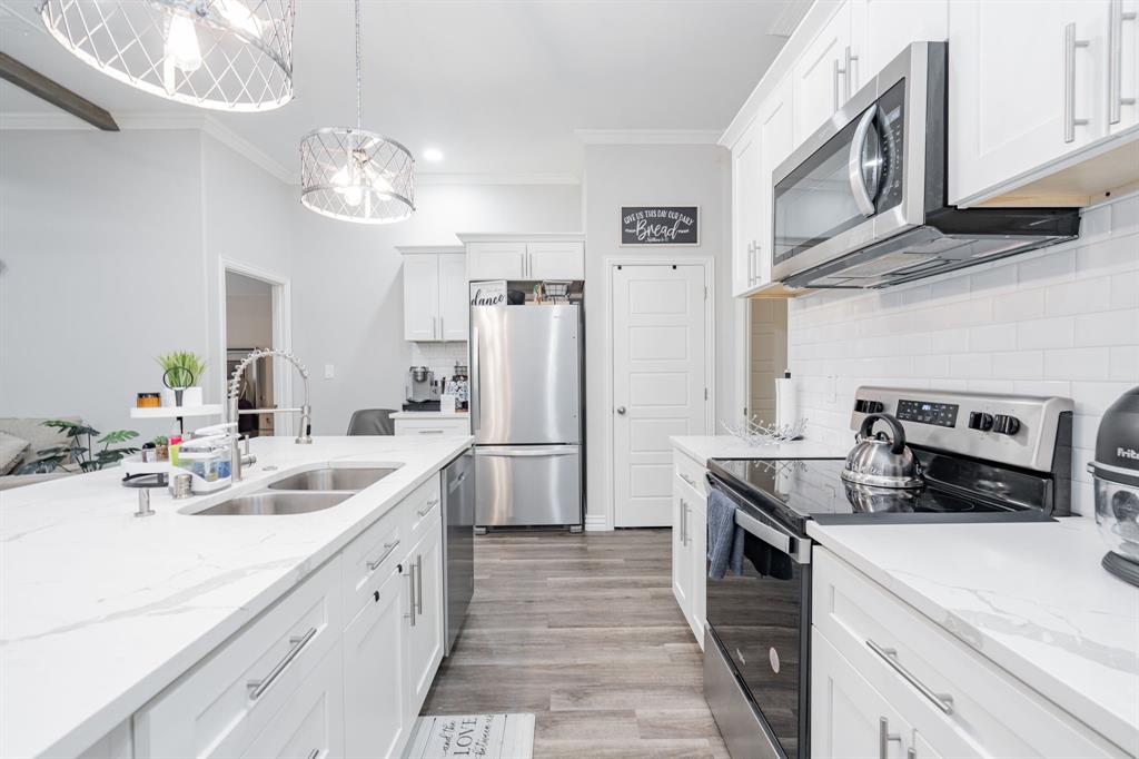 Thomas Lagow Abs 759 - Residential