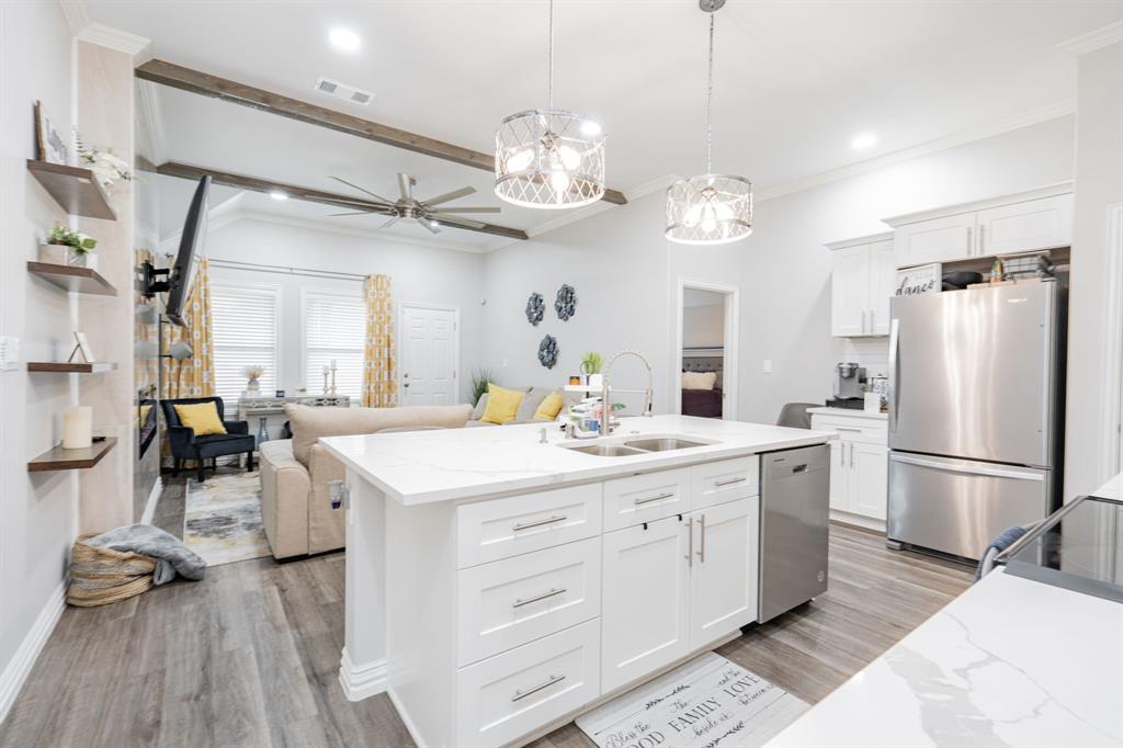 Thomas Lagow Abs 759 - Residential