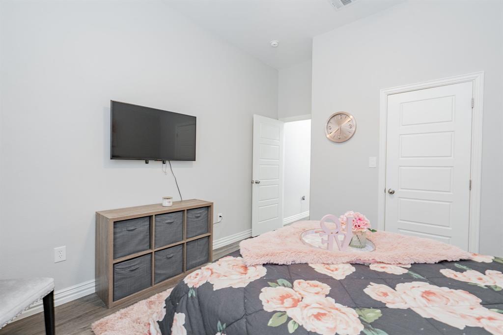 Thomas Lagow Abs 759 - Residential