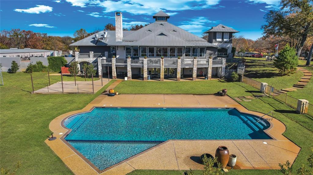 Pinnacle Club - Land