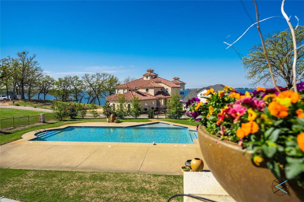 Pinnacle Club - Land