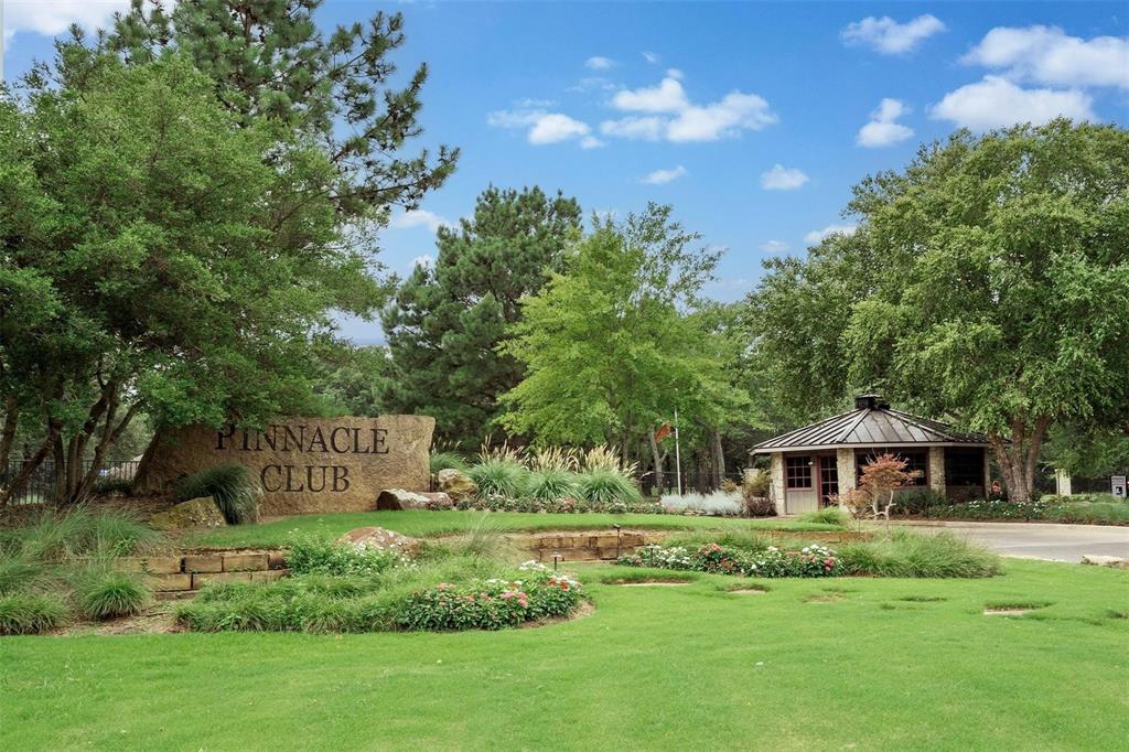 Pinnacle Club - Land