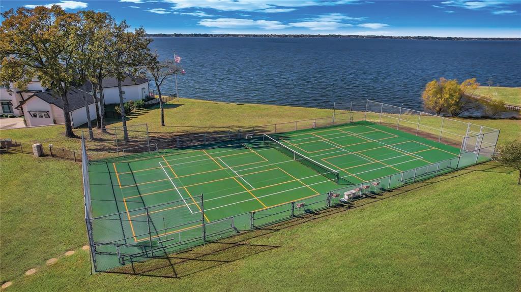 Pinnacle Club - Land