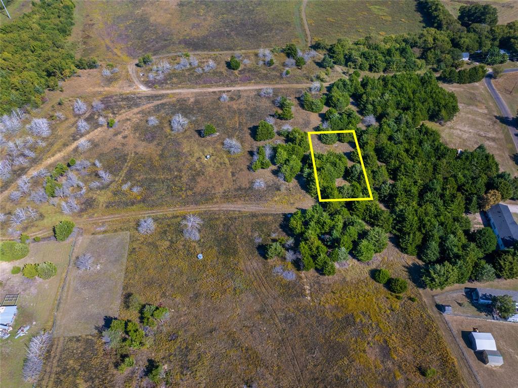 Build your dream home on this spacious, ready-to-develop lot! This property offers plenty of room for customization, whether you’re looking to create a private retreat or a family-friendly residence. With ample space and a prime location, this lot is the perfect canvas for your next project. Don’t miss the opportunity to make it your own!